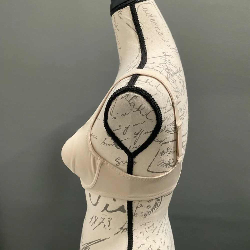 NEW VICTORIAS SECRET NUDE‎ BRA